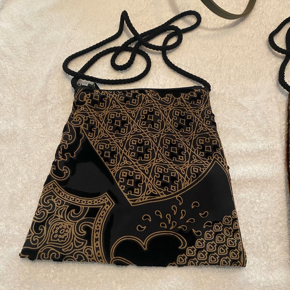 Elegant Black and Gold Crossbody Bag